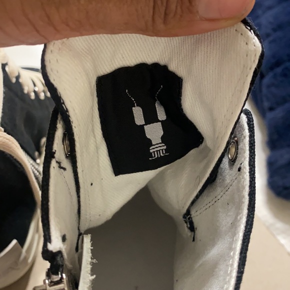 Shoes - Picture 3 of 7